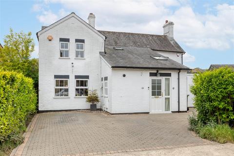 4 bedroom detached house for sale, Astwick Road, Stotfold, sg5 4AT