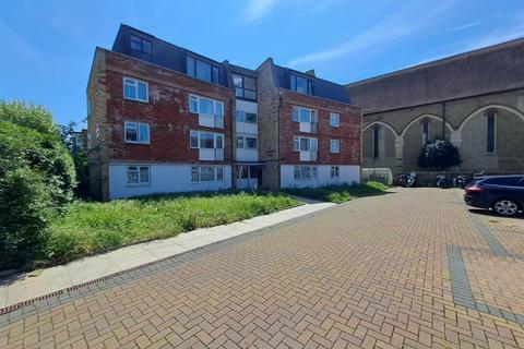 2 bedroom flat to rent, St. Barnabas Road, Mitcham