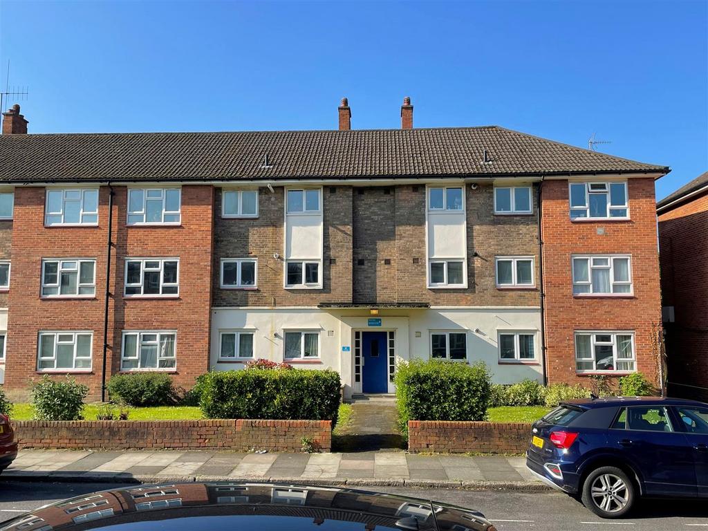 Martins Road, Shortlands, Bromley, BR2 2 bed apartment for sale £300,000