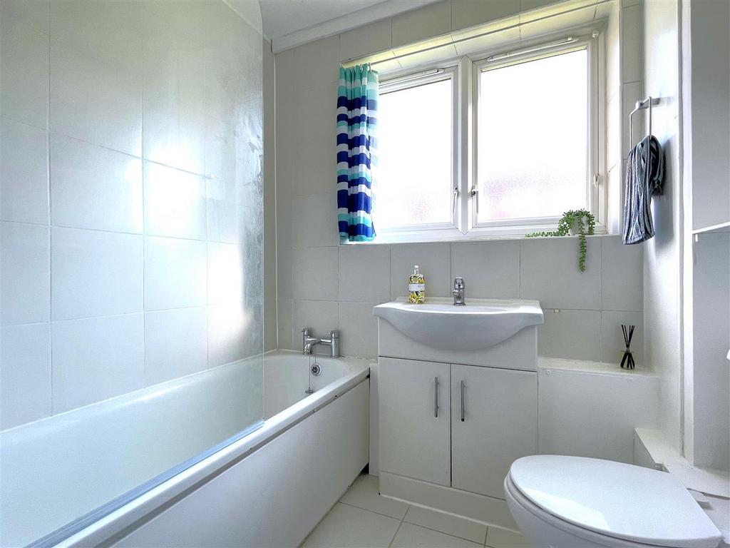 Bathroom.jpg