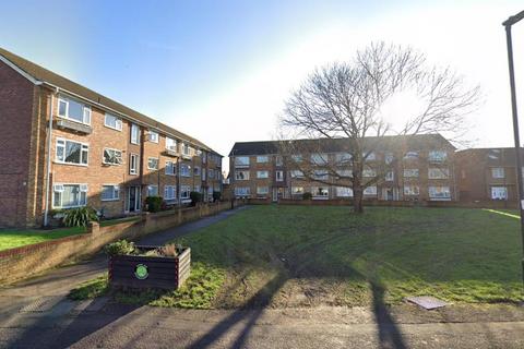 2 bedroom flat to rent, Cunningham Avenue, Enfield