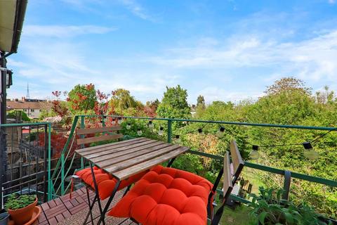 9a Howard Road, London, SE20 8HQ