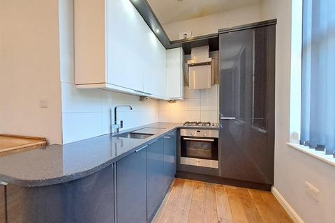 2 bedroom flat to rent, Brockley Road, London