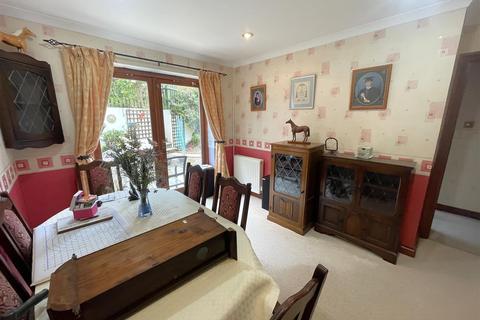 10 Meadow Breeze, Lostwithiel, PL22 0BJ