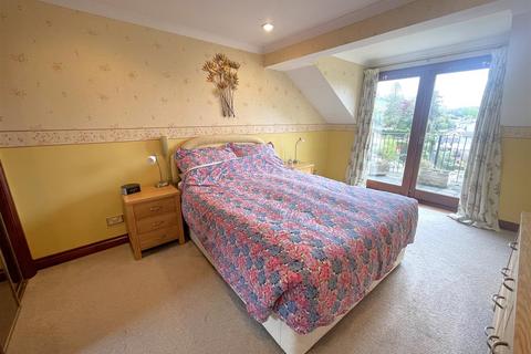 10 Meadow Breeze, Lostwithiel, PL22 0BJ