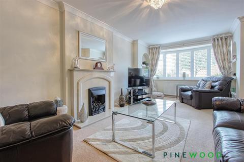 3 Biggin Close, Danesmoor, Chesterfield, S45 9TF