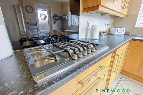 3 Biggin Close, Danesmoor, Chesterfield, S45 9TF