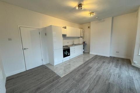 2 bedroom house to rent, Clova Road, Forest Gate