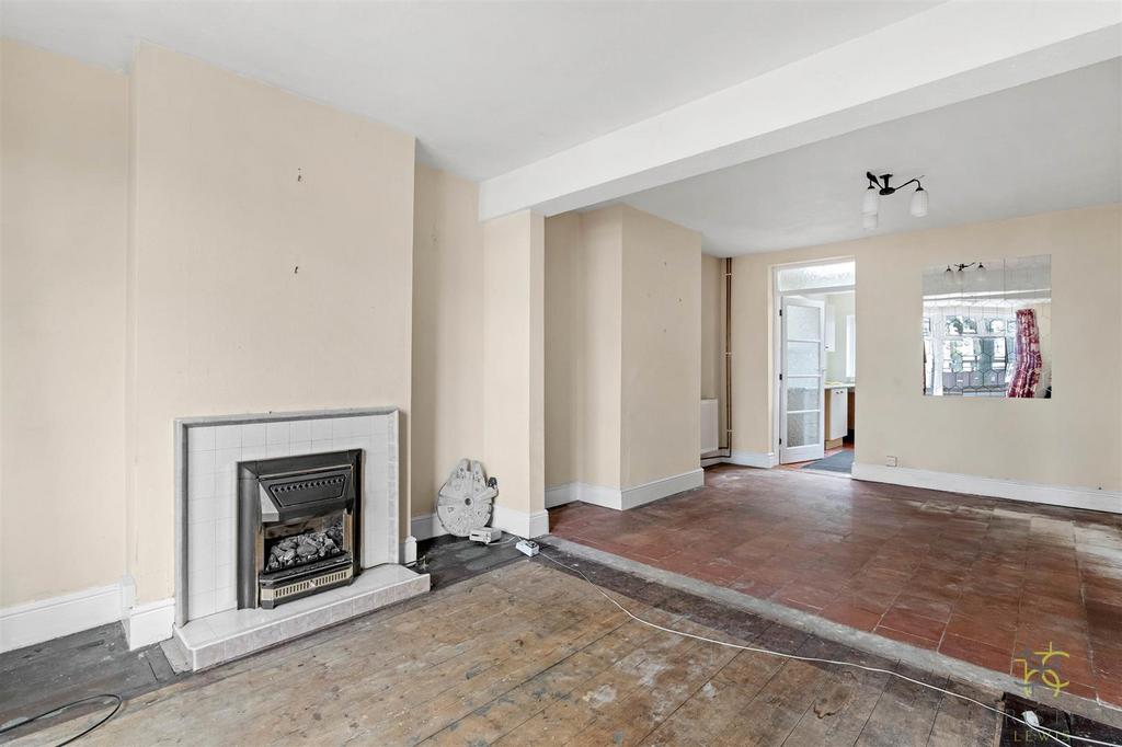 Elm Road, Evesham WR11 3 bed end of terrace house for sale £215,000