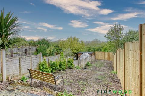 2 bedroom terraced house for sale, Chesterfield Road, Chesterfield S43