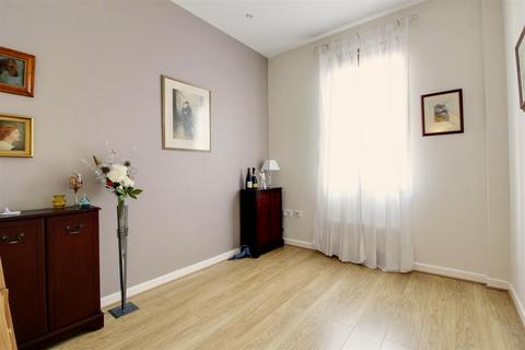 3 bedroom duplex for sale, Manor Street, Berkhamsted