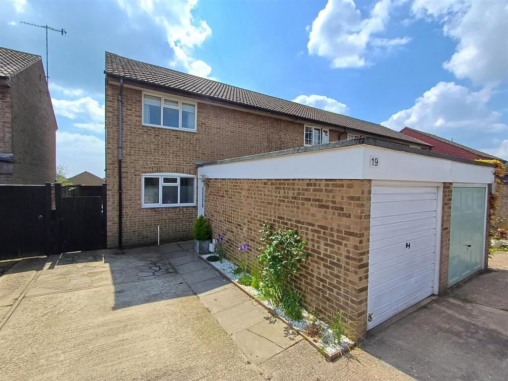 Woodlands Close, Peacehaven 2 bed semidetached house for sale £299,950