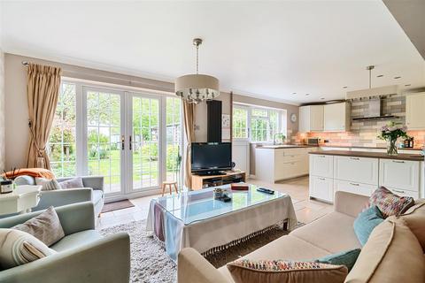 4 bedroom semi-detached house for sale, Aston Clinton Road, Weston Turville