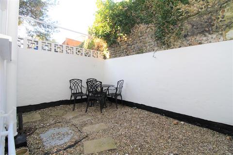 Basement Flat, 44 Bellevue Road, Ramsgate, CT11 8LA