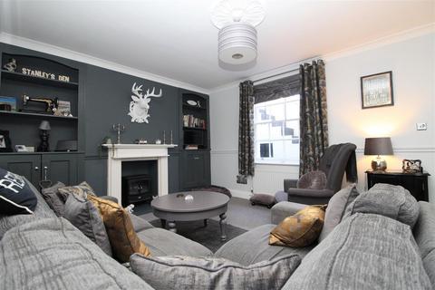 Basement Flat, 44 Bellevue Road, Ramsgate, CT11 8LA