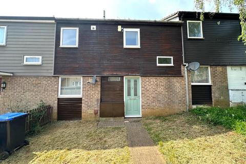 3 bedroom terraced house for sale, South Holme Court, Thorplands, Northampton NN3