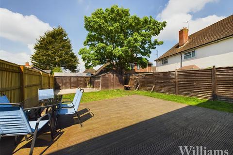 3 bedroom end of terrace house for sale, More Avenue, Aylesbury HP21