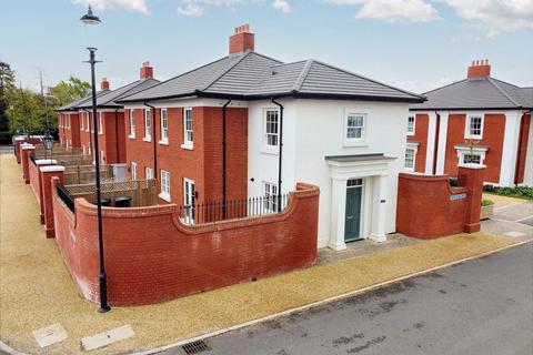 3 bedroom terraced house to rent, Raleigh Villas, Chilwell, Nottingham, NG9 4BU