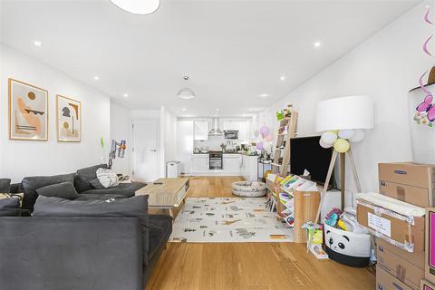 2 bedroom apartment to rent, 14-22 Coleman Fields, London N1