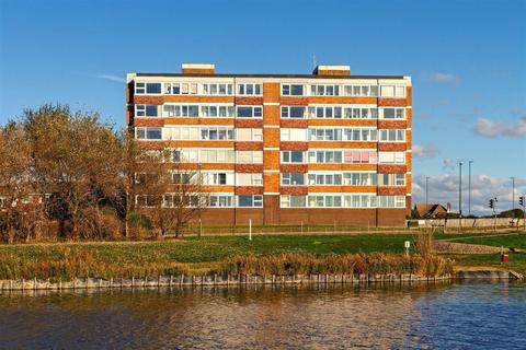 2 bedroom flat for sale, Francome House, Brighton Road, Lancing