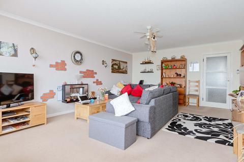 2 bedroom flat for sale, Francome House, Brighton Road, Lancing