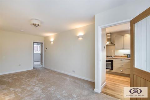 101 Derek Drive, Stoke-on-trent, ST1 6BX