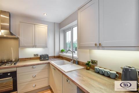 101 Derek Drive, Stoke-on-trent, ST1 6BX