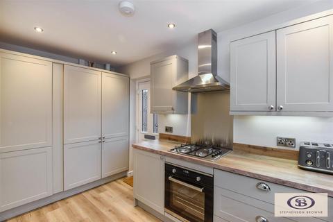 101 Derek Drive, Stoke-on-trent, ST1 6BX