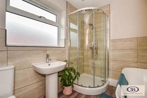 101 Derek Drive, Stoke-on-trent, ST1 6BX