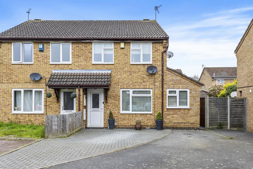 Swinburne Close, Kettering NN16 3 bed semidetached house for sale £