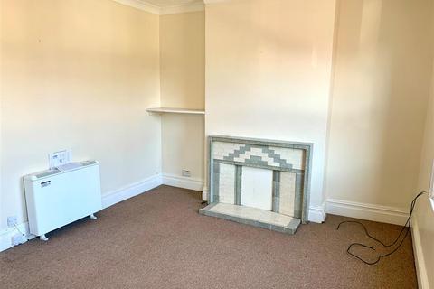 2 bedroom apartment to rent, Connaught Road, Littlehampton BN17