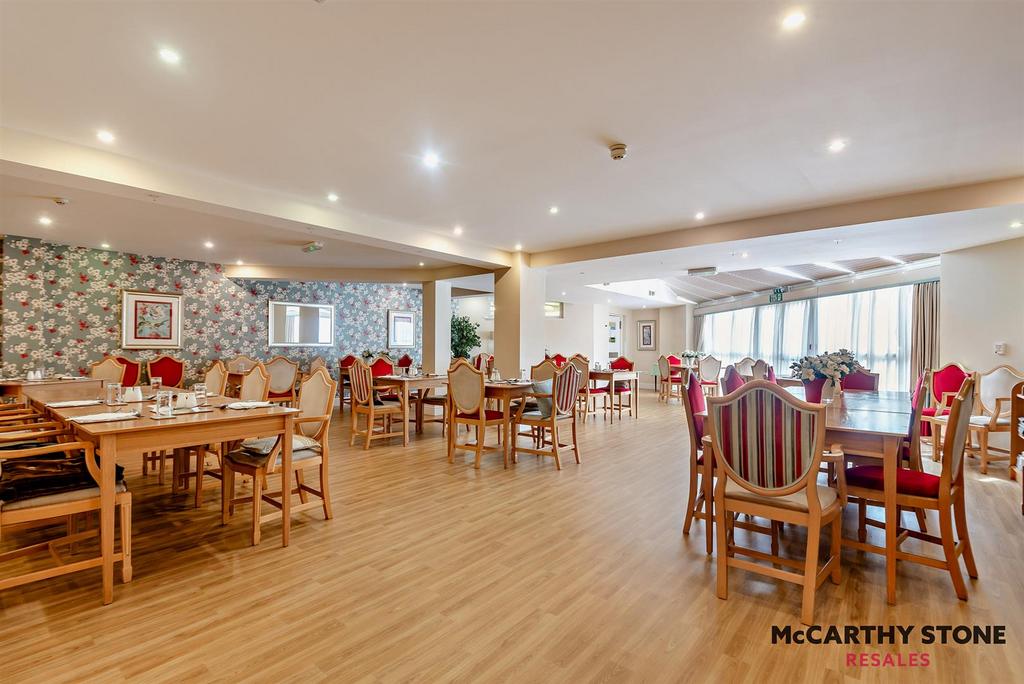 8596910-interior14-800.JPG