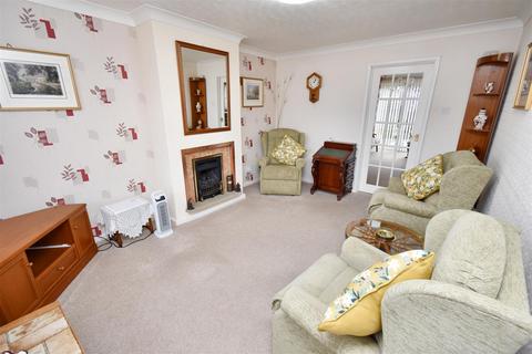 3 bedroom semi-detached house for sale, Balcombe Place, Corby NN18