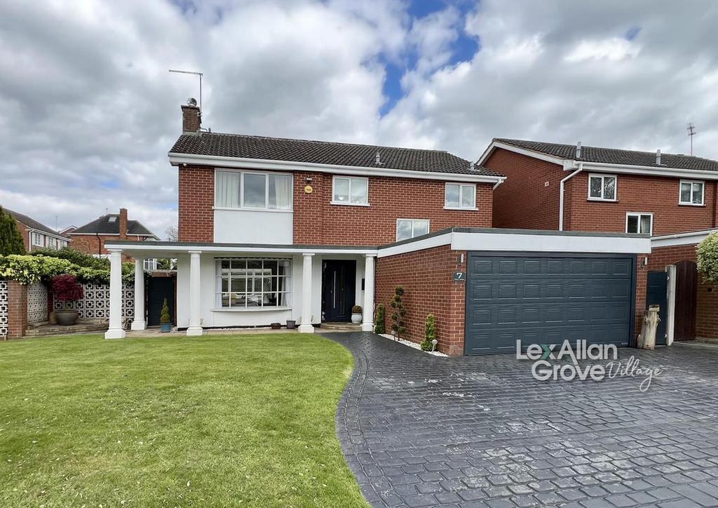 Hall Lane, Hagley, Stourbridge 4 bed detached house for sale £725,000