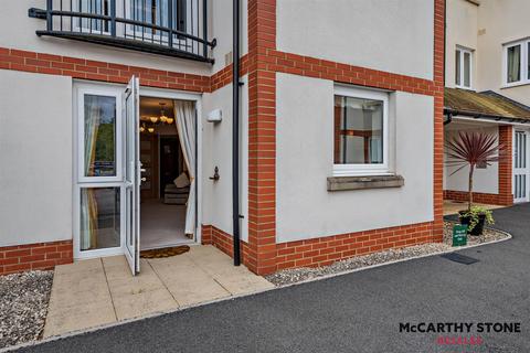 1 bedroom apartment for sale, Farringford Court, Avenue Road, Lymington, Hampshire, SO41 9PA