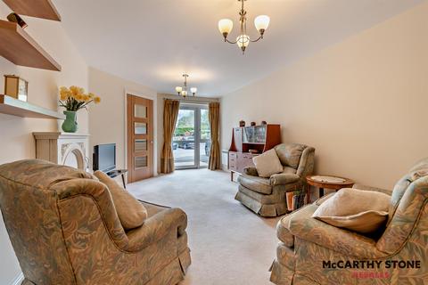 1 bedroom apartment for sale, Farringford Court, Avenue Road, Lymington, Hampshire, SO41 9PA