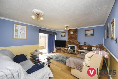 3 bedroom end of terrace house for sale, Granhill Close, Greenlands, Redditch