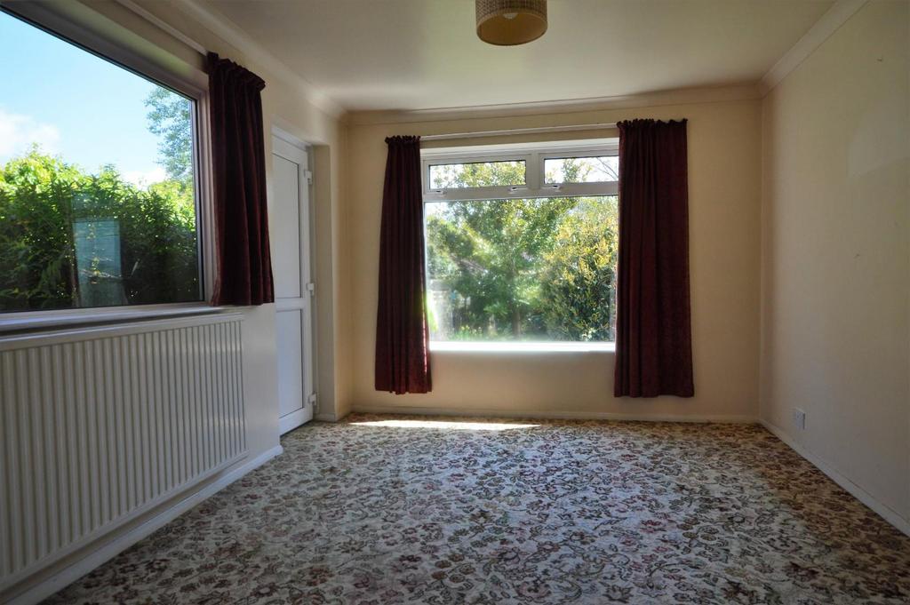 Eythorne Close, Kennington, Ashford TN24 3 bed semidetached house to