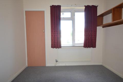 3 bedroom semi-detached house to rent, Eythorne Close, Kennington, Ashford TN24