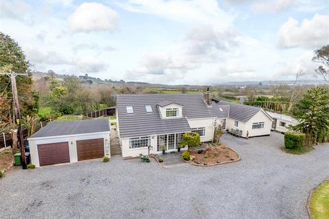 undefined, Brynrefail, Dulas