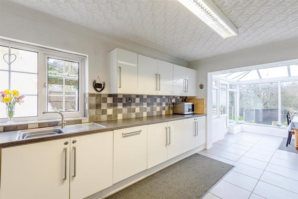 8332493-interior06.jpg