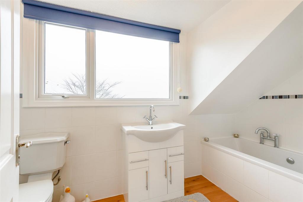 8332493-interior12.jpg