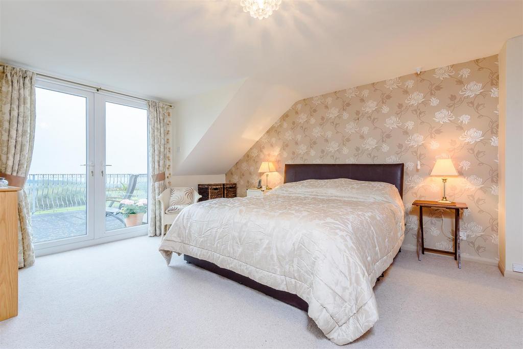 8332493-interior13.jpg