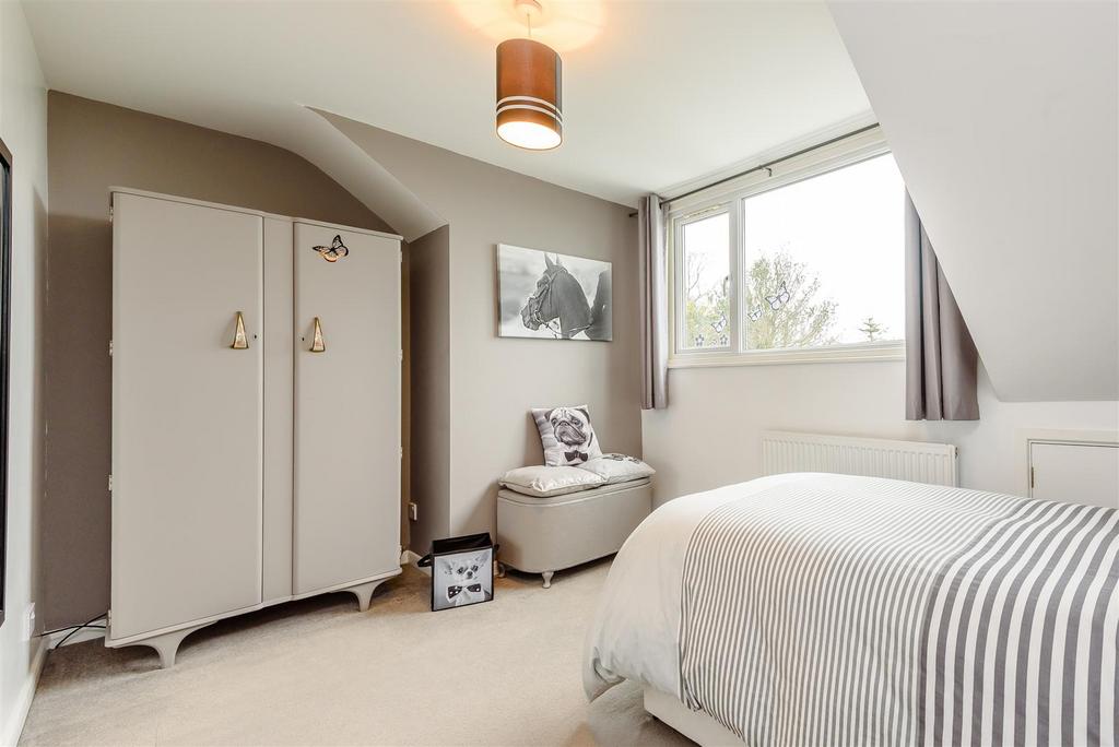 8332493-interior11.jpg