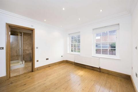 21 Redington Gardens, London, NW3 7SA