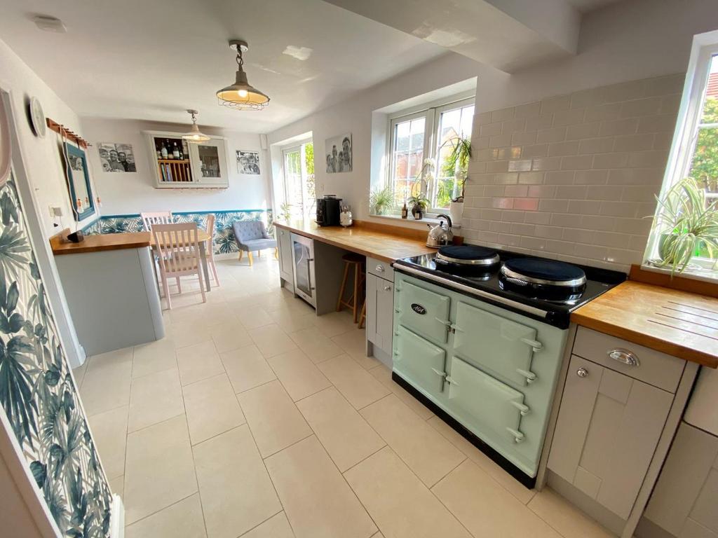 Kitchen 3.jpg