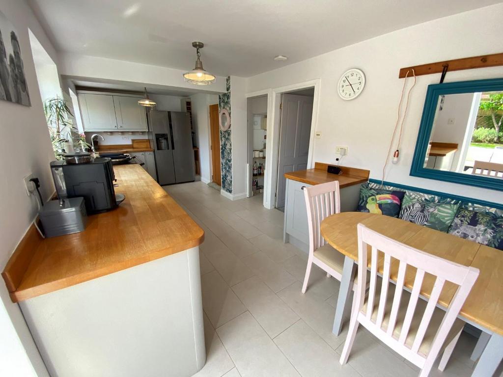Kitchen 1.jpg