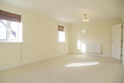 2 bedroom flat for sale, Hanbury Square, Petersfield, Hampshire