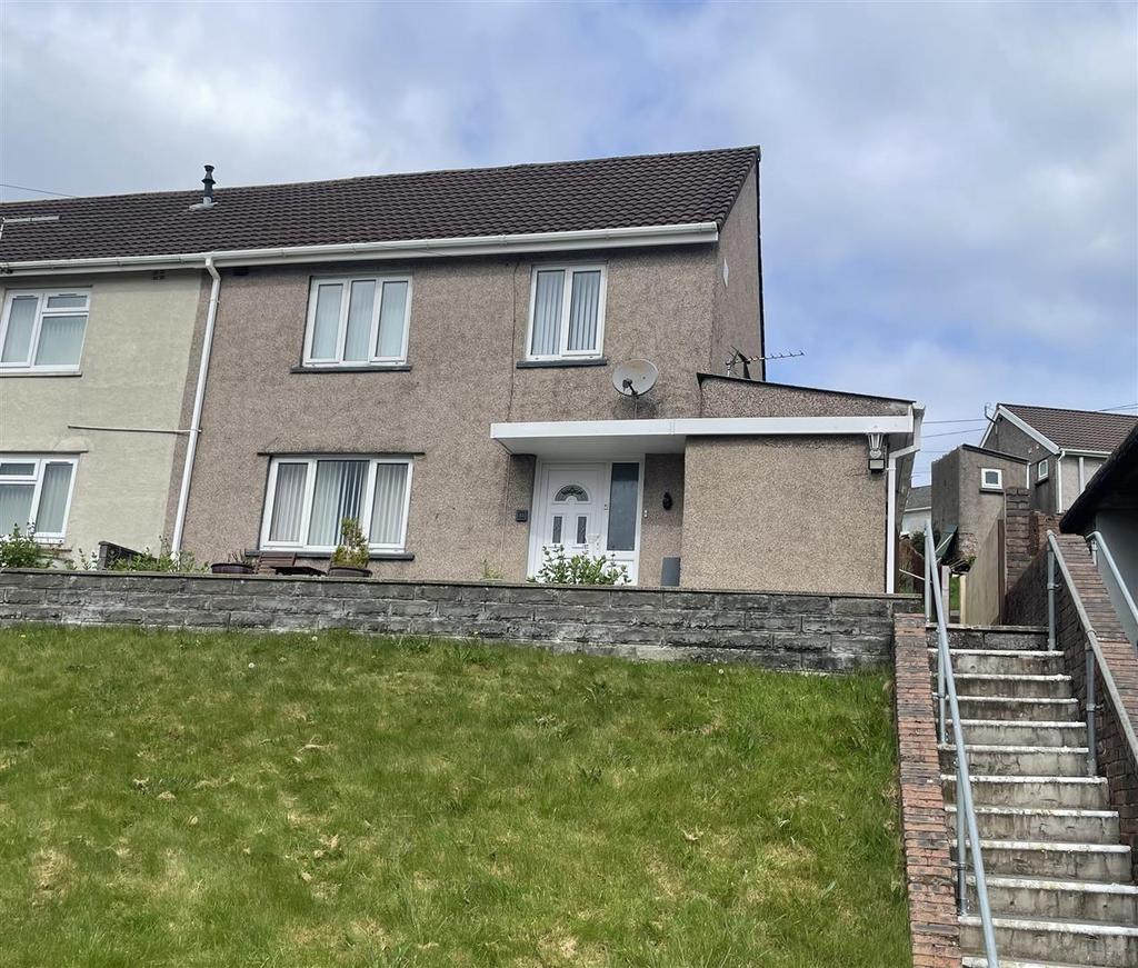Heol Llethryd, Pontyberem, Llanelli 3 bed semidetached house for sale £119,950