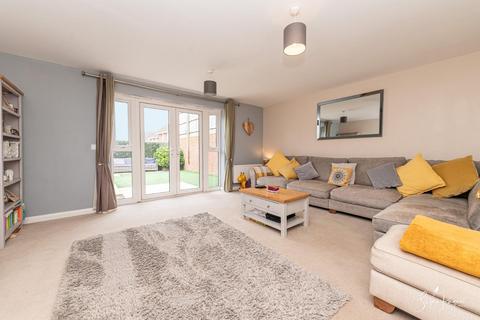 3 bedroom semi-detached house for sale, Cosham Close, Bluebell Meadows, Newport
